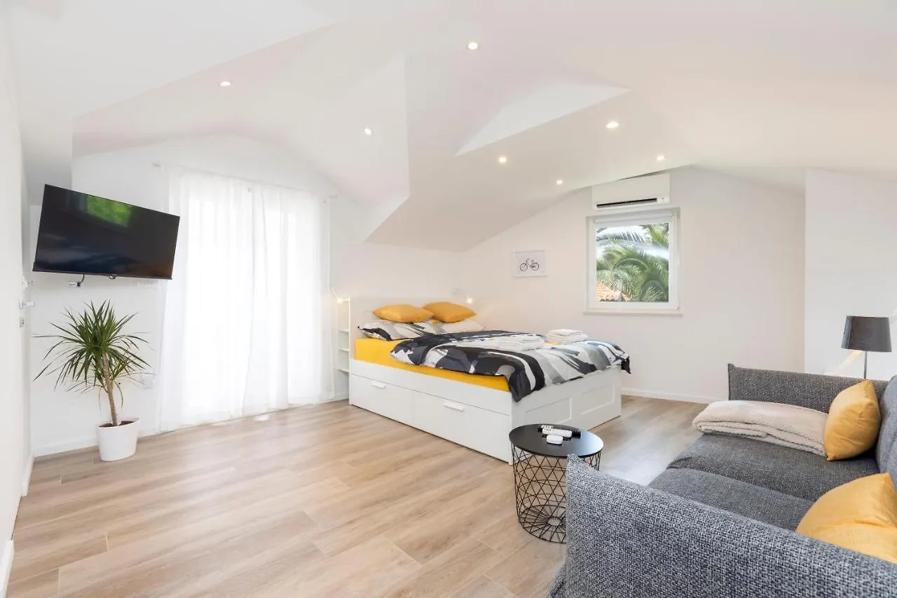 Easy Apartment Mali Losinj 0*,  Croatia