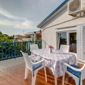  Apartment Malvina